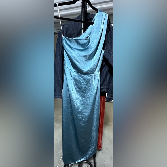 Elliatt | Cassini Dress in Cadet Blue - Picture 4 of 5
